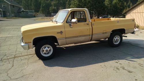 Used 1985  chevy long bed 4x4 pick up truck