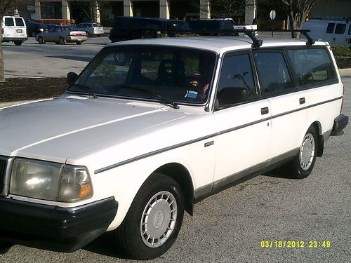 1989 volvo 240 station wagon 5spd, 3rd row seat 129,000 orig miles "no reserve"