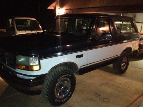 Gorgeous full size ford bronco xlt rare color