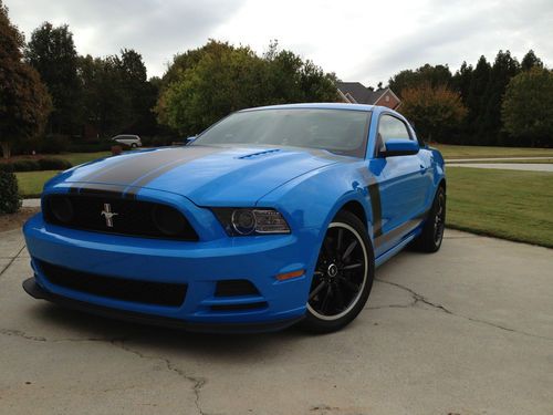 2013 boss 302 ford mustang with 979 miles  grabber blue private seller mint cond