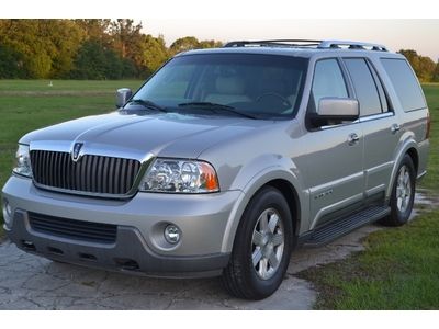 03 lincoln navigator 4wd, only 40k miles, 1 owner, pampered queen, like new