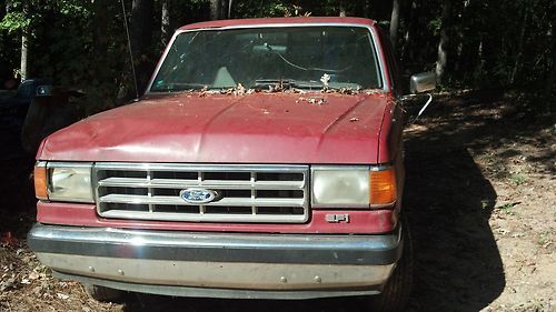 Ford f-150 xlt truck  for parts or repair