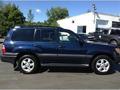 2005 toyota land cruiser...only 28,000 actual miles!!!!!!