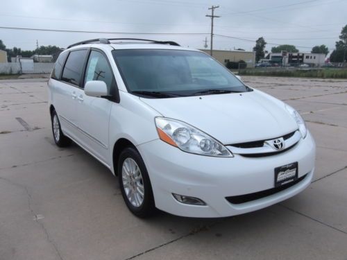 2010 white toyota sienna xle limited 2wd 68,200 miles