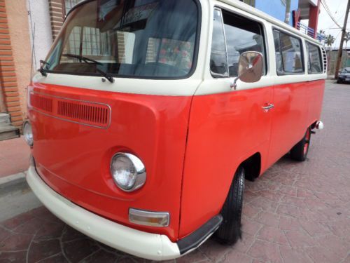1968 classic vw bus, type 2 transport, rebuilt 60&#039;s style salon edition