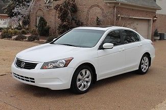 One owner  perfect carfax  heated leather seats  moonroof