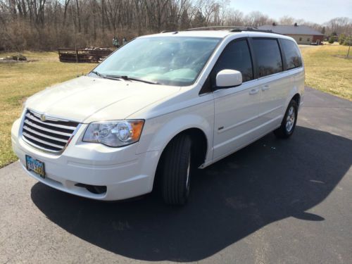 2008 town &amp; country touring - signature series.  *non-smoker*