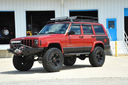 Cherokee xj sport / lifted / nicest in country / fully built / stage 3+ package