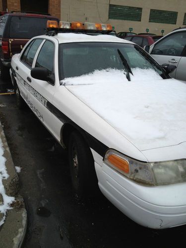 *2003 ford crown victoria police vehicle*