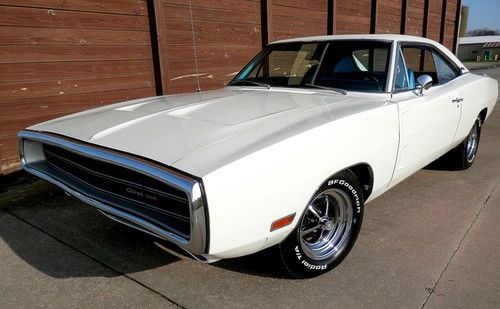 1970 dodge charger 500- beautiful car with rare color combo