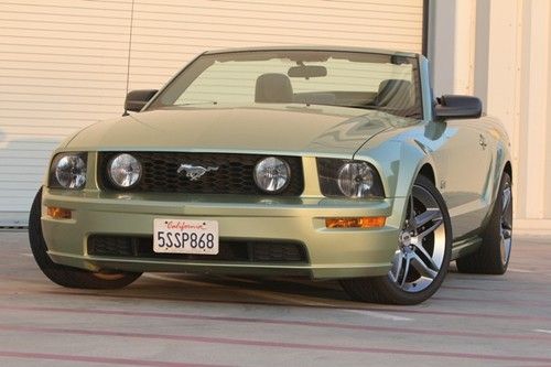 Mustang gt convertible premium sport package five-speed 4.6l