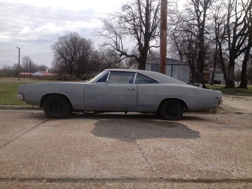 1968 dodge charger** hardtop 2-door 7.2l** awesome project car!!!!