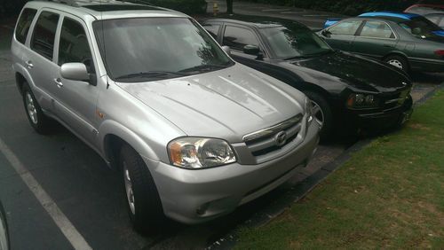 Very nice 2005 mazda tribute with low (88k) mileage, automatic and no accident
