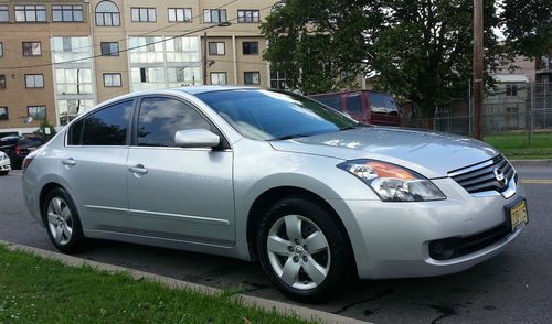 2007 nissan altima - ***only 27.000 miles***