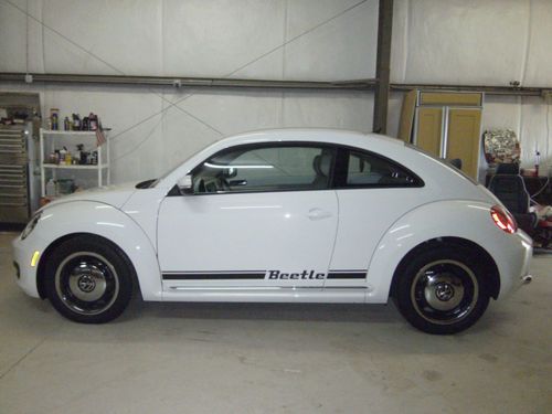 2012 volkswagen beetle 2.5l,  (6-speed automatic) with only 3,957 miles