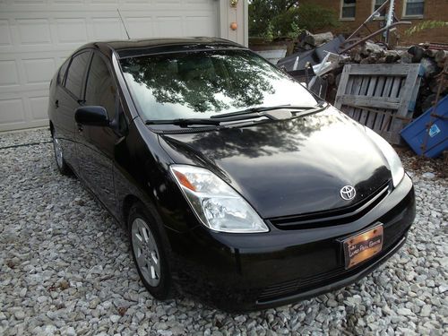 Toyota prius 2005 48 miles to the gallon, runs great jbl sound system and more!