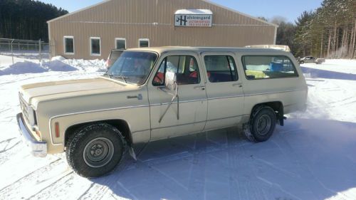 1977 chevy suburban 454 engine, very clean, runs great no reserve