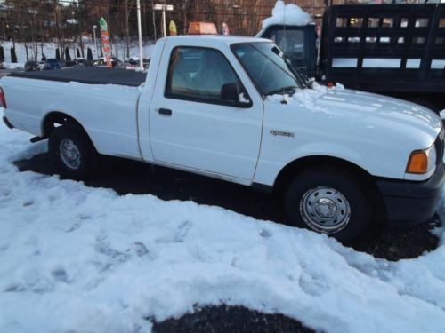 2004 ford ranger standard cab pickup 2-door cheap work truck. great mpg must see