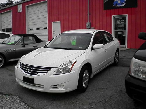 2012 nissan altima 2.5 pearl white verry clean car perfect condition no reserve