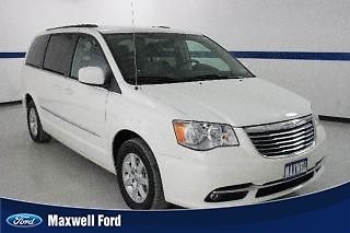 12 chrysler town &amp; country touring, nav, leather, dvd, clean carfax, we finance!