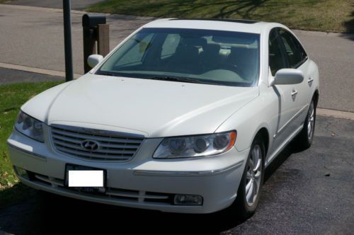 Hyundai : azera limited--3.8l --sunroof roof-- pearl white--new tires--beautiful