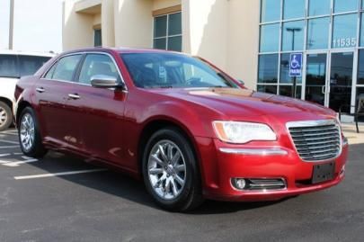2012 chrysler 300 limited xtra clean! low miles! all options! fly here for free!