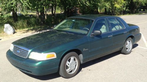 2000 ford crown victoria cng - no reserve!