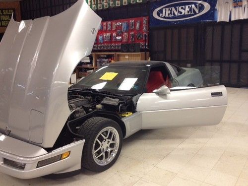 1996 chevrolet corvette base convertible 2-door 5.7l