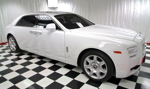 2012 extended wheel base ghost!!  very rare!!  white on black!! loaded up!!