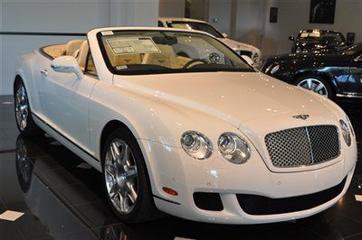 Authorized bentley dealer!  only 7,545 miles!