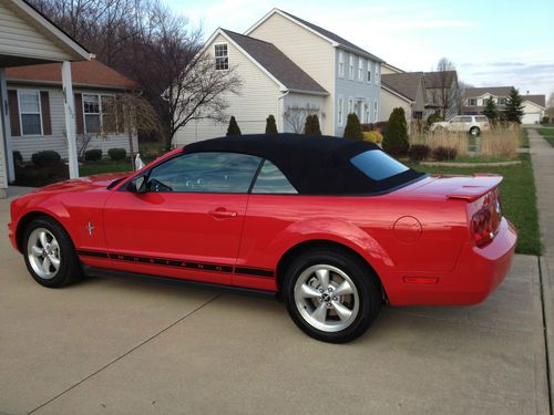 2007 ford mustang premium convertable 2d