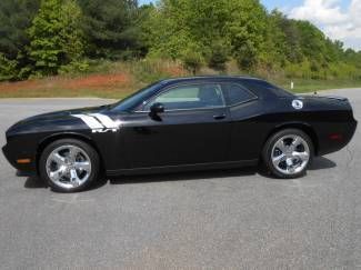 New 2013 dodge challenger r/t hemi - free shipping or airfare