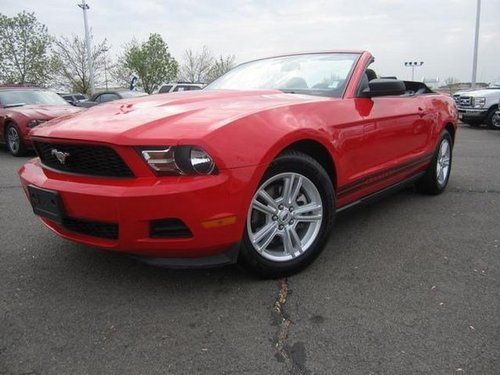 2012 ford mustang convertible *** outstanding condition***
