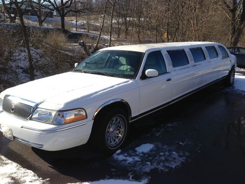 2005 mercury grand marquis limousine low miles! 12 passenger!