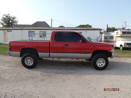 1999 dodge ram 1500 quad cab truck, 4x4, lifted , 16in tires, cold ac