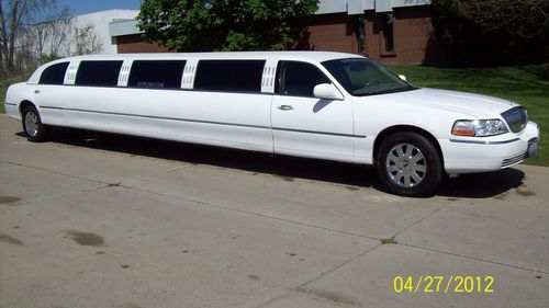 2003 lincoln town car 180'' stretch 14 passenger limo