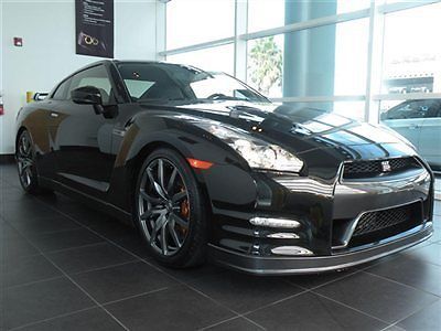 2014 nissan gtr-track edition-only 2600 miles-save thousands-lowest on e-bay
