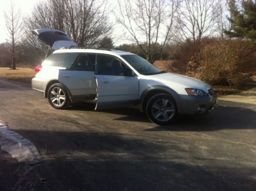 Subaru outback ll bean edition low miles white awd heated leather seats