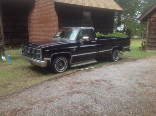 This truck has only 45,025 miles black in good condition,pwr brks, ster, cruise,