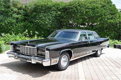 1975 lincoln 4dr town car triple black w/ leather