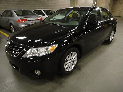 2010 toyota camry xle v6 3.5l in great condition in and out. video available