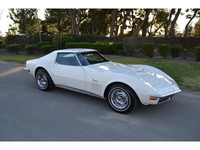 71 vette lt1, classic white, 4-speed, very correct, beautifully restored,leather