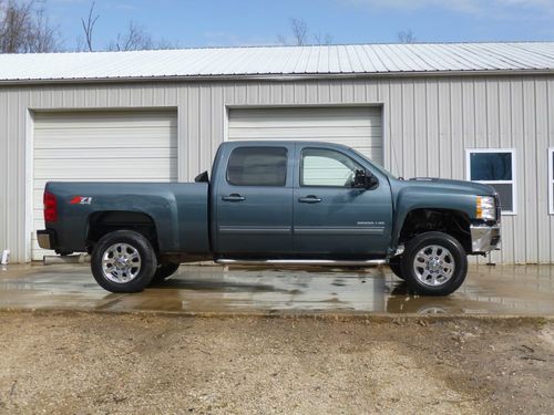 Duramax, ltz, z71 short bed, loaded, sunroof, salvage repairable wrecked, 2500