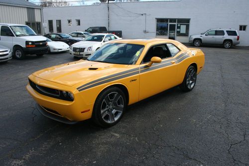 2012 dodge challenger r/t classic loaded!!!  only 365 miles **  hemi  **