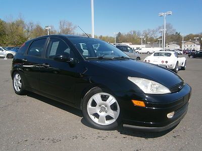 One owner low reserve 2004 ford focus zx5 5 door hatchback with extras