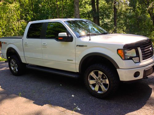 2011 ford f-150 fx4 3.5l ecoboost crew cab lifted/leveled perfect condition