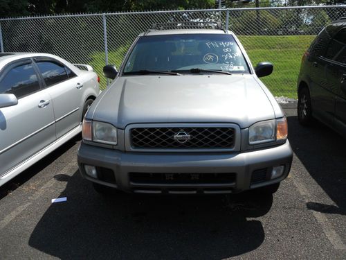 2000 nissan pathfinder se 1 owner -no accident - awd-bose system - very clean
