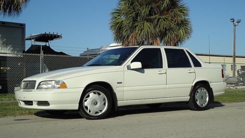 1998 volvo v70 , extremely clean , very well maintained , no reserve