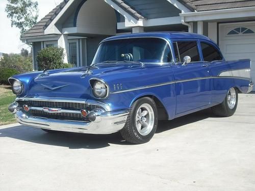 1957 chevy 2 dr 210