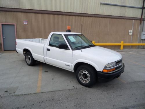 1999 chevy s-10 4 cyl. auto short bed pick up work truck 45k miles!